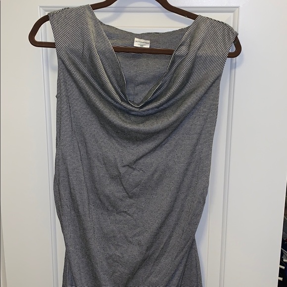 Scoop neck maternity dress - Picture 2 of 5